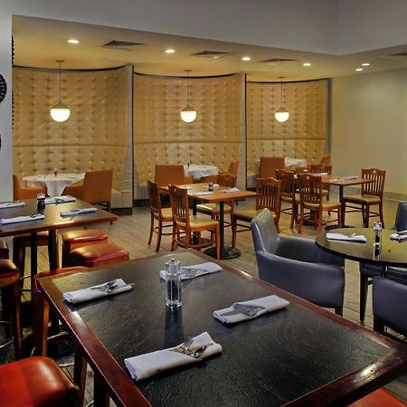 แมริออท เซนต์หลุยส์ แอร์พอร์ต Hotel Edmundson ภายนอก รูปภาพ