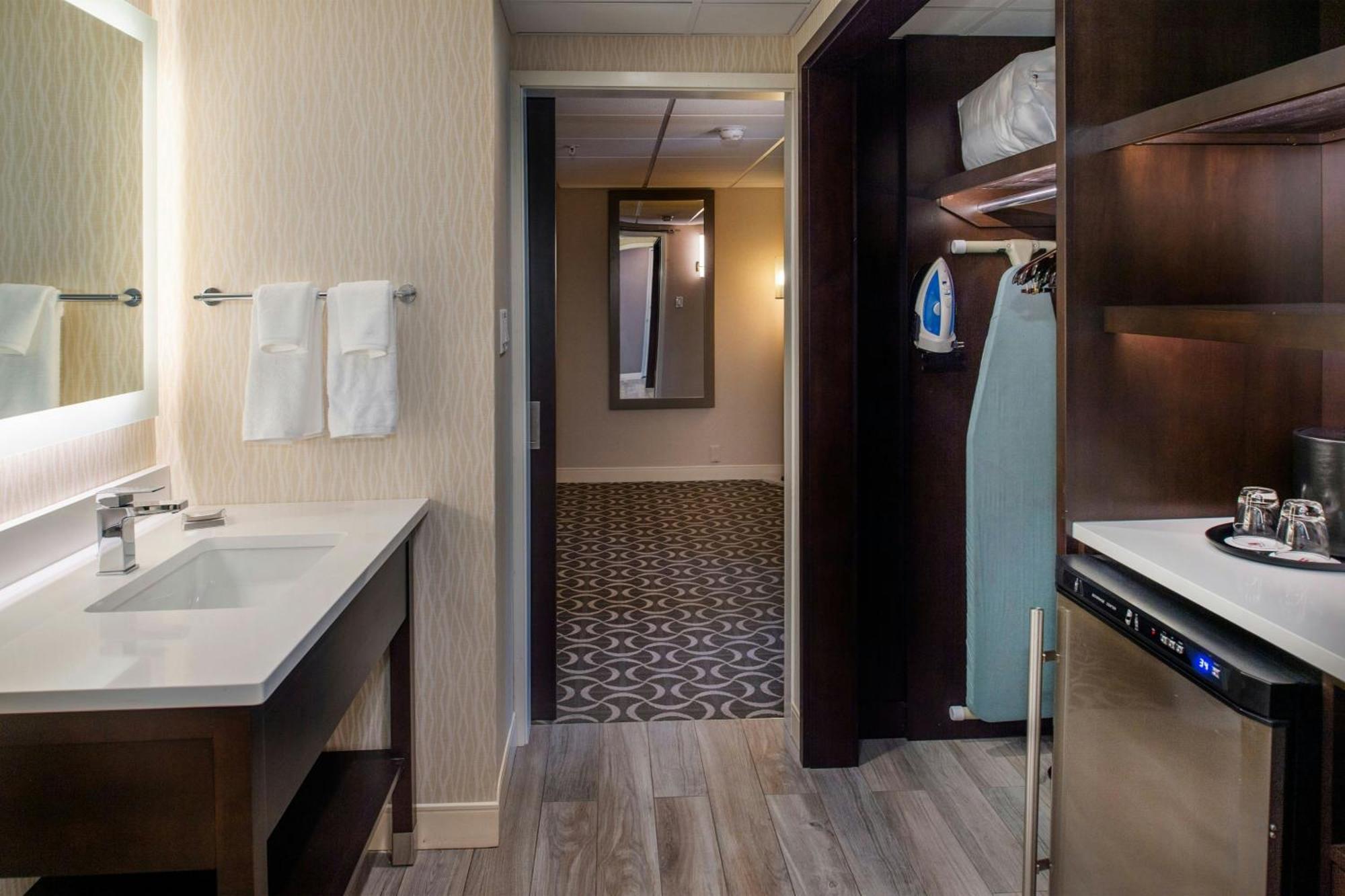 แมริออท เซนต์หลุยส์ แอร์พอร์ต Hotel Edmundson ภายนอก รูปภาพ