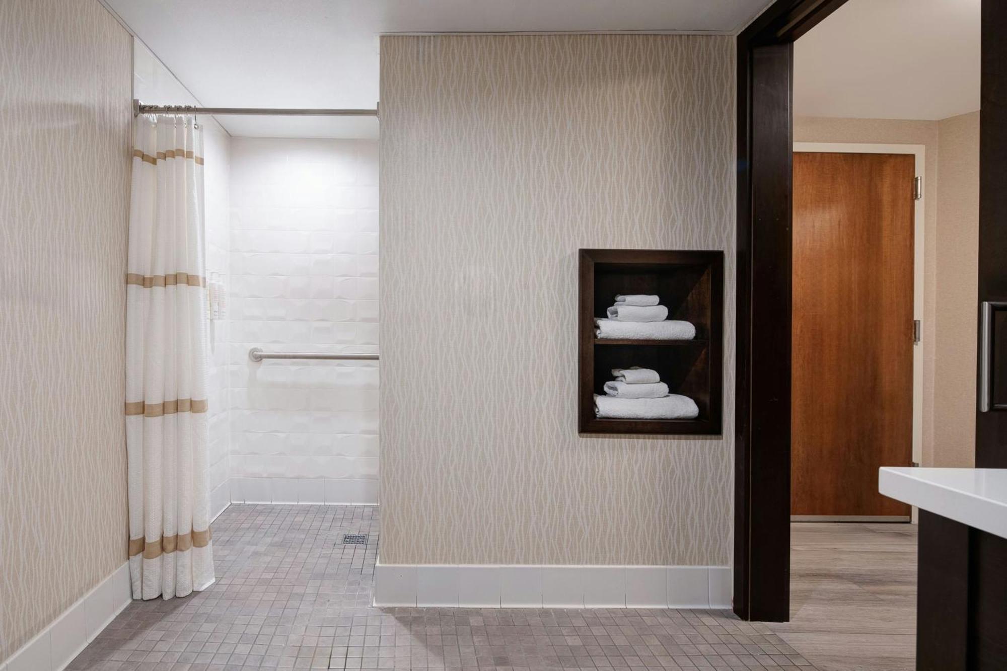 แมริออท เซนต์หลุยส์ แอร์พอร์ต Hotel Edmundson ภายนอก รูปภาพ