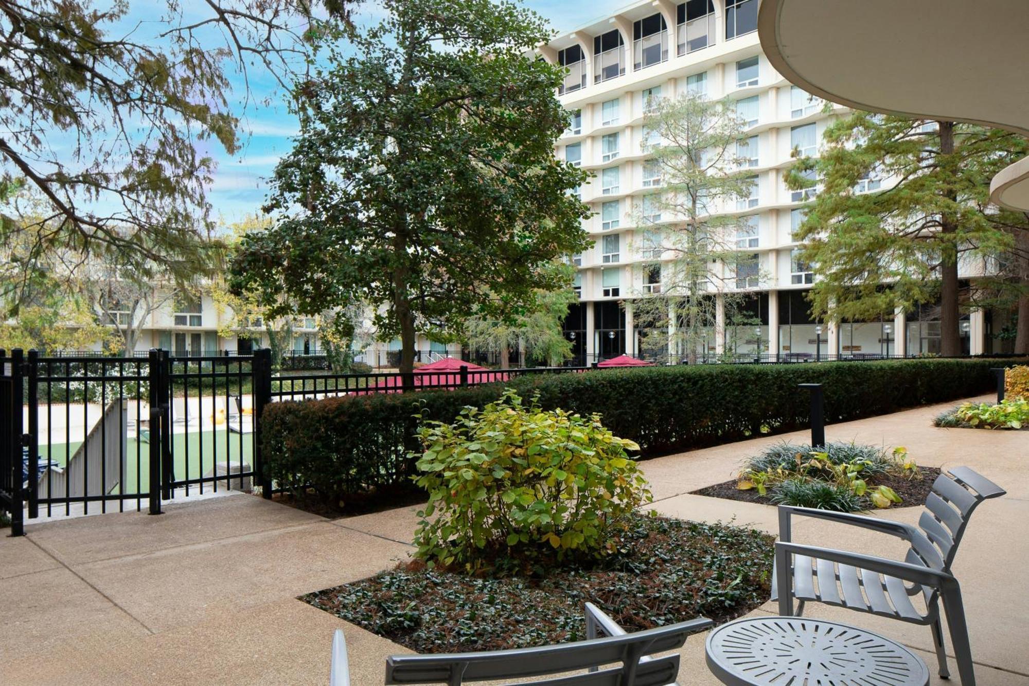 แมริออท เซนต์หลุยส์ แอร์พอร์ต Hotel Edmundson ภายนอก รูปภาพ