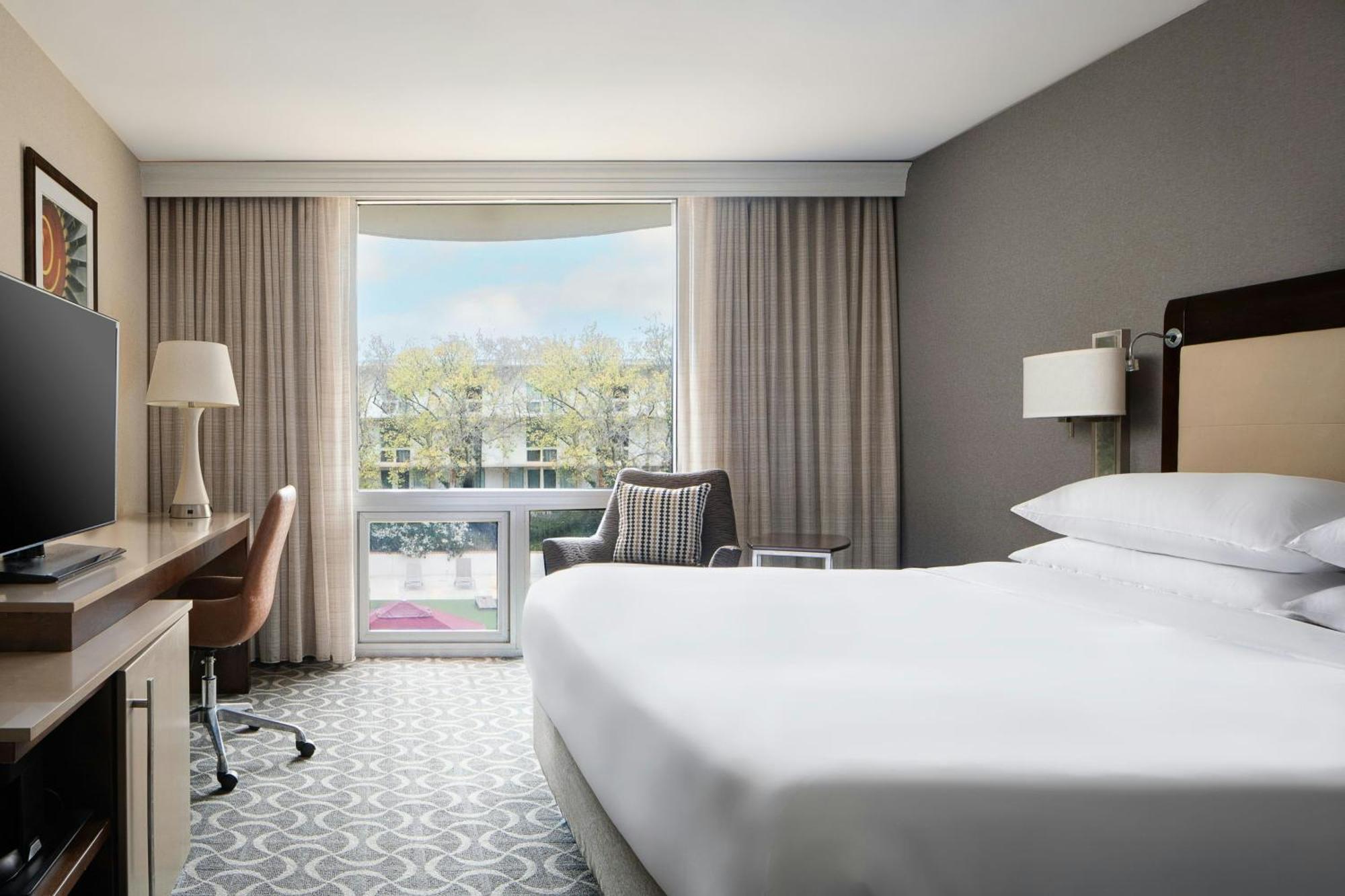 แมริออท เซนต์หลุยส์ แอร์พอร์ต Hotel Edmundson ภายนอก รูปภาพ